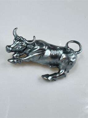Lux Metallic Silver Raging Bull Brooch & Pendant